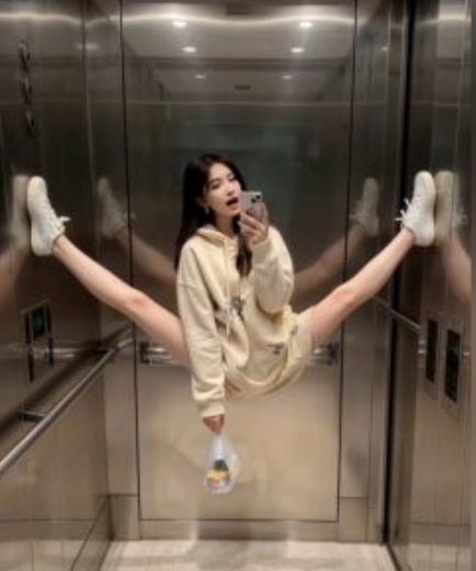 AI生成电梯一字马美女制作教程，条条流量上万，别再在外面被割韭菜了，全流程实操-全有网创